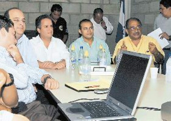 Alcaldía aún no aprueba el presupuesto del 2007