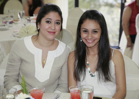 Stephanie Kawas y Arturo Zúniga serán padres