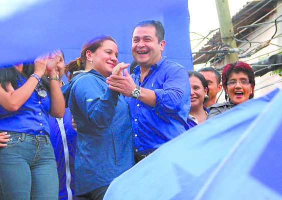 'El país exige no más politiquería”