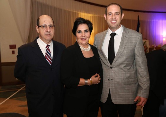 Premio para Lutfi Enrique Zablah Zablah