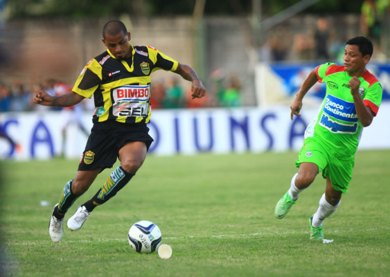 Histórica goleada del Real España al Marathón en un derbi polémico