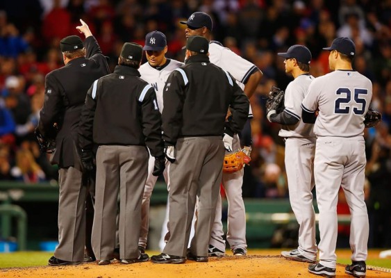 Video: Expulsan a jugador de los Yankees de Nueva York por tramposo