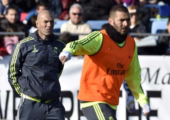 Zidane impone un 'intenso' entrenamiento en su segundo día