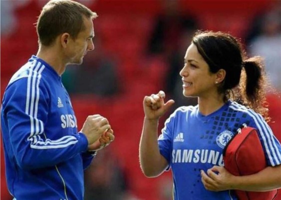 La sexi y polémica doctora del Chelsea