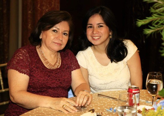 Gabriela y Elías Handal esperan a su segundo hijo