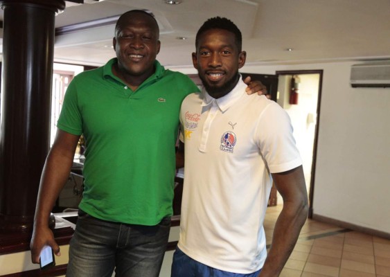 Milton Palacios visitó a la plantilla olimpista