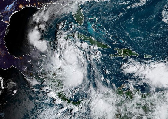 Delta avanza como un peligroso huracán hacia el Caribe