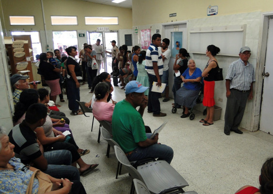 Denuncian cobros ilegales en servicios hospitalarios