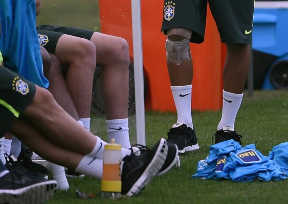 Neymar mantiene en vilo a Brasil