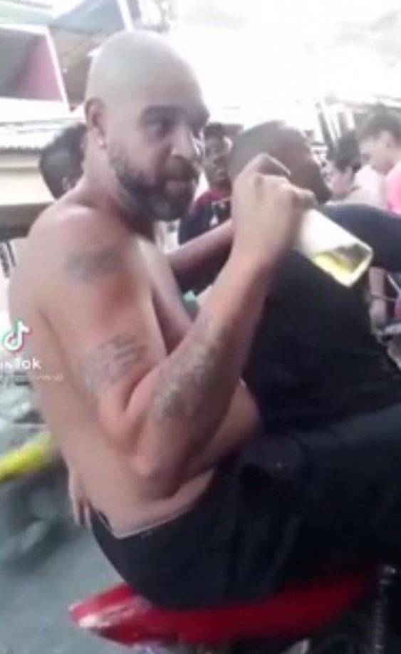 A través de las redes sociales circuló una pequeña grabación en donde se puede ver al exfutbolista brasileño de 40 años de edad alcoholizado y sobre una moto.