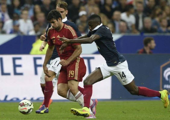 Francia se impone a la nueva España que no encuentra su identidad