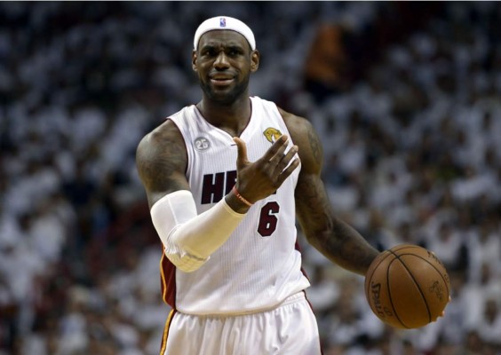 La vuelta de James a Cleveland deja a los Cavaliers como favoritos al título de la liga