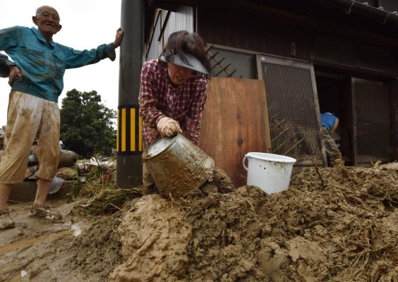 Seis muertos y 20 desaparecidos en Japón