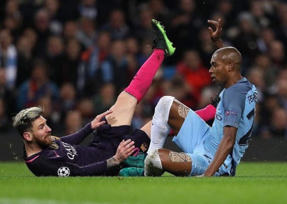 Revelan el nombre del futbolista que se agarró con Messi