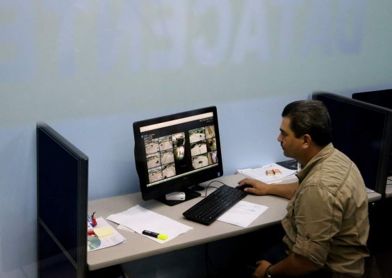 Con moderno centro de datos vigilan el ingreso de fondos municipales