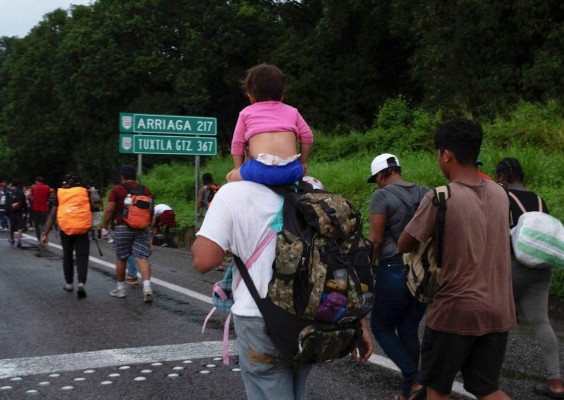 México se convierte en el muro de Biden y cierra el paso a nueva caravana