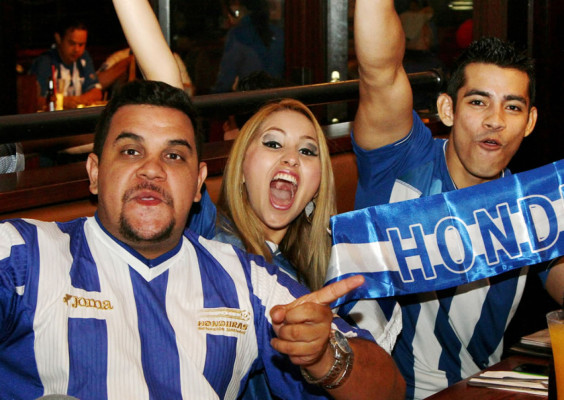 Vídeo: Miles celebran pase de Honduras al Mundial de Brasil 2014