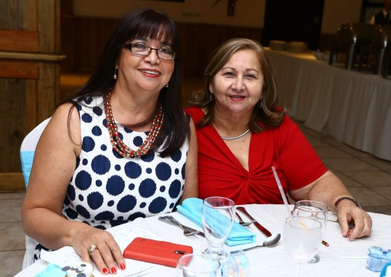 Fiesta maternal para Larissa Cuadra