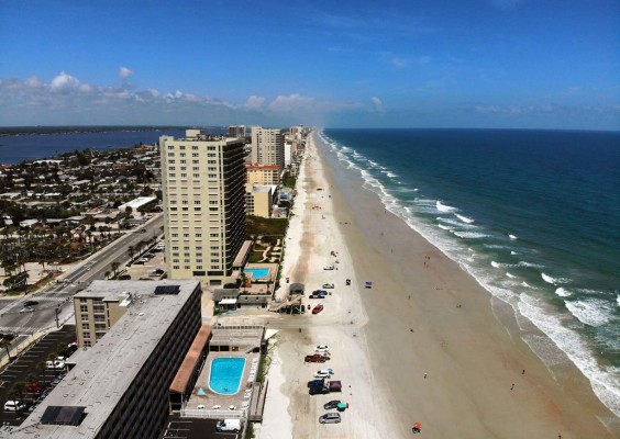 DAYTONA BEACH, FLORIDA - AUGUST 31: Beaches are seen as the threat of as Hurricane Dorian remains offshore of Florida, on August 31, 2019 in Daytona Beach, Florida. Dorian could be a Category 4 storm as it approaches the state and possibly making landfall as early as Monday somewhere along the east coast. Mark Wilson/Getty Images/AFP== FOR NEWSPAPERS, INTERNET, TELCOS & TELEVISION USE ONLY ==