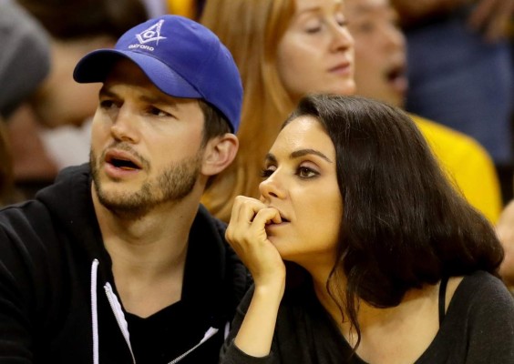 Mila Kunis y Ashton Kutcher esperan bebé