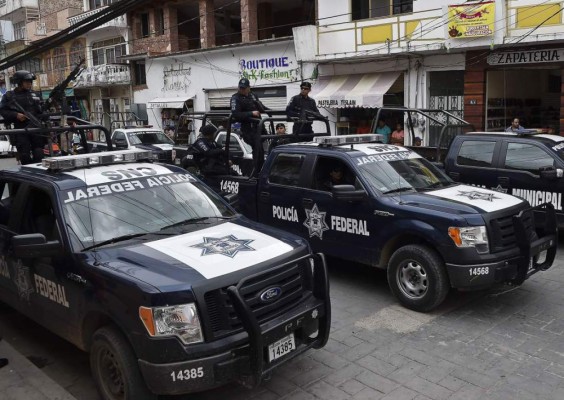 Comando mata a un jefe de los Zetas y a periodista en México