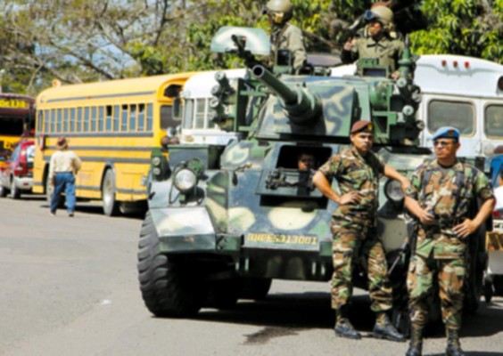 Mil agentes resguardaron la llegada de Hugo Chávez