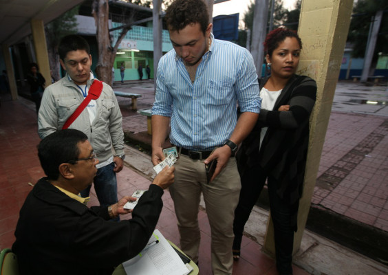 Fervor catracho en las calles por desarrollo de elecciones en Honduras