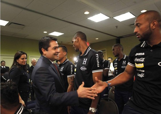 Presidente de Honduras juramentó a la Selección Nacional