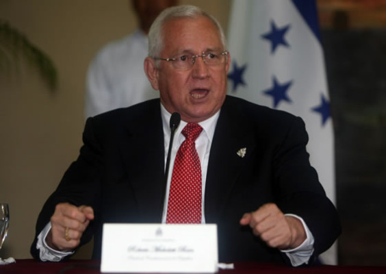 Denuncia plan de Zelaya para atacar a Micheletti