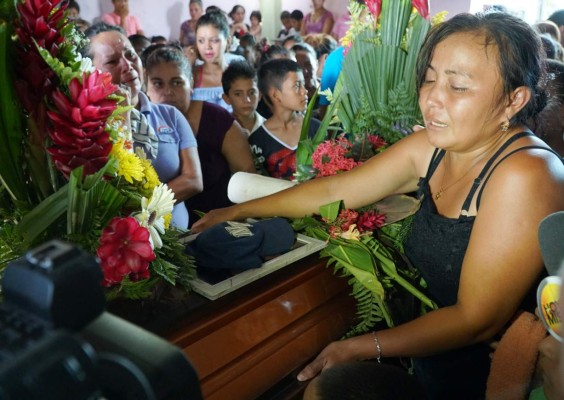 'Te amo Carlitos, no te quería ver así”, el doloroso llanto de hermana de niño ahogado