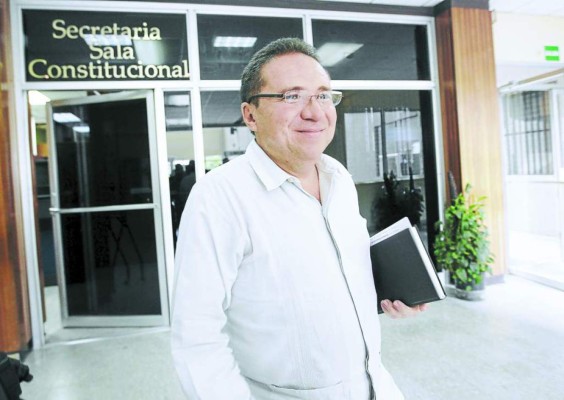 Presentan requerimiento fiscal contra Flores Lanza y Rafael Barahona