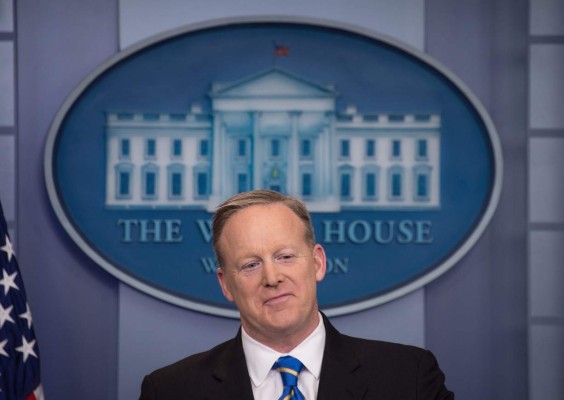 La Casa Blanca respalda acusaciones de Trump contra inmigrantes