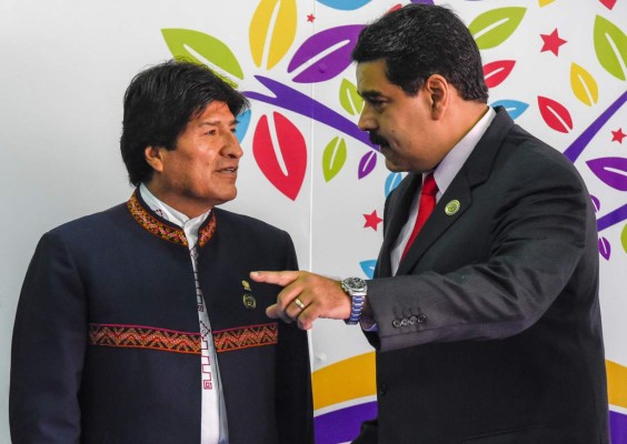 Maduro asegura que la vida de Evo Morales 'corre peligro' y pide salvarlo