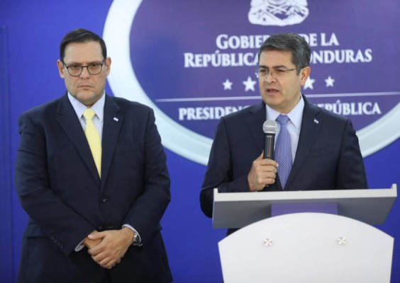 Presidente de Honduras viaja a México para tratar tema migratorio