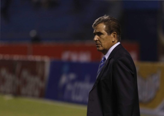 Video: La expulsión de Jorge Luis Pinto ante los salvadoreños