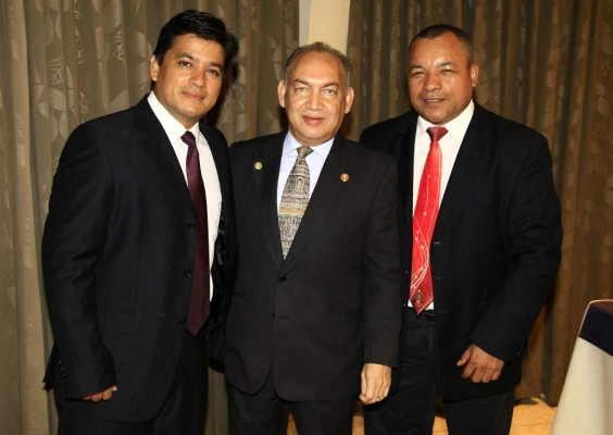 Alexis Ramírez, Moisés Torres y Carlos Antúnez.