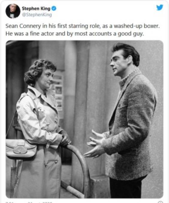 'Sean Connery en su primer papel protagonista, como un boxeador venido a menos. Era un estupendo actor y un buen tipo', expresó el escritor Stephen King en su cuenta de Twitter junto a una foto de Sean Connery en la serie 'Requiem for a heavyweight'.
