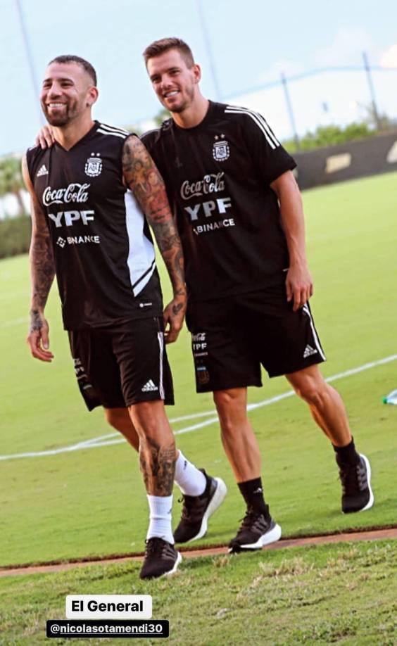 Giovani Lo Celso compartió está fotografía junto al zaguero Otamendi.