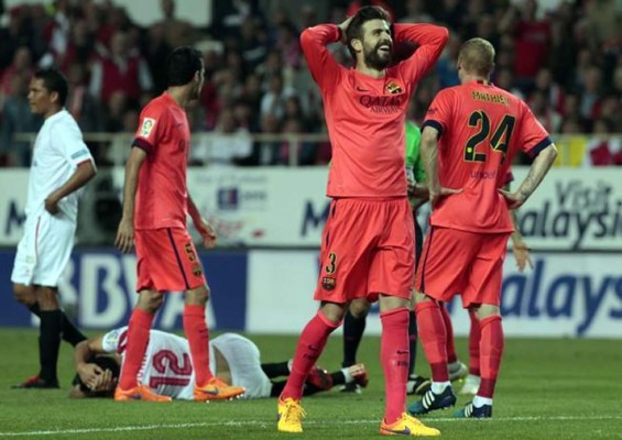 Piqué pide perdón por su error que propició empate del Sevilla