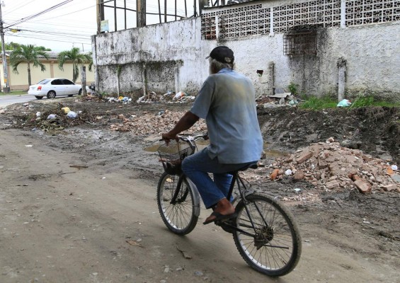 Ni tres horas limpia dura una zona de la colonia Modelo; vecinos piden atención