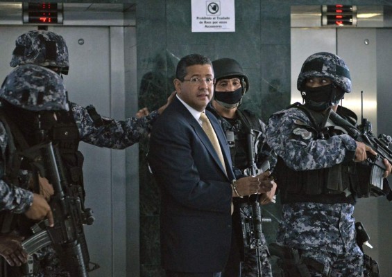 Hasta diciembre se sabrá si expresidente Flores será enjuiciado