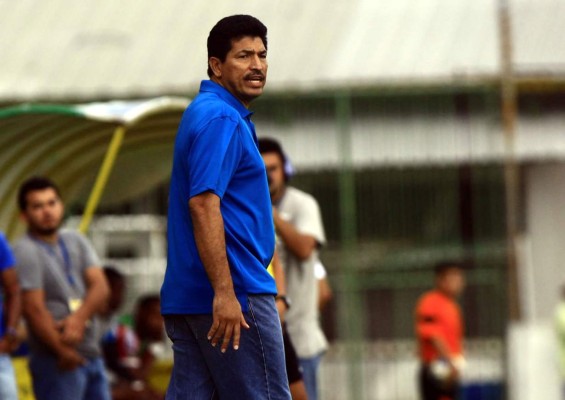 Carlos Martínez dice que arbitraje estaba en contra de 'Rambo'