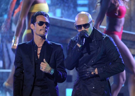 Marc Anthony asesora a Pitbull