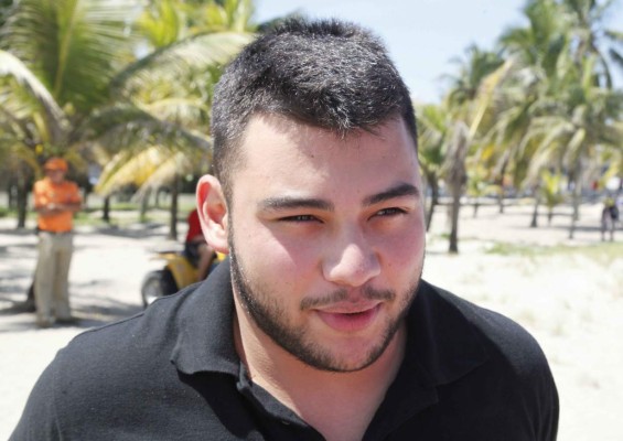 Hondureños disfrutan en las playas el feriado morazánico