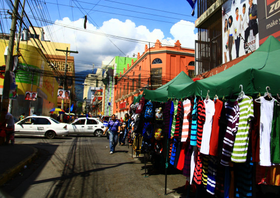 Vendedores se toman de nuevo tercera avenida de San Pedro Sula