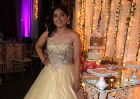 Quince años de la jovencita Andrea López