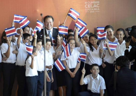 Latinoamérica da espaldarazo a Obama y Castro en la CELAC