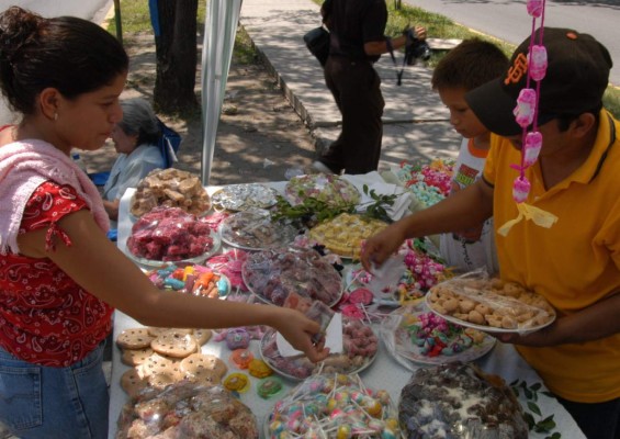 Buscan rescatar costumbres y tradiciones de sampedranos