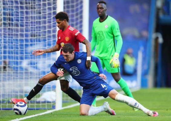 Chelsea y Manchester United no se hicieron daño en aburrido partido