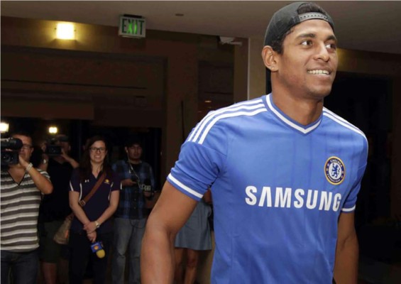 Carlo Costly jugará en el extranjero